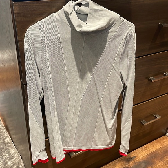 NWT Athleta Turtleneck - size large - Picture 1 of 3